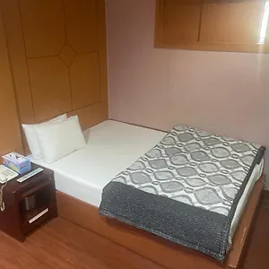Motel Grace, Seúl